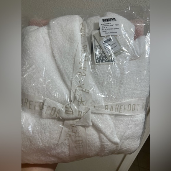 NEW Barefoot Dreams cozy white and pink dusty rose robe - Picture 7 of 10